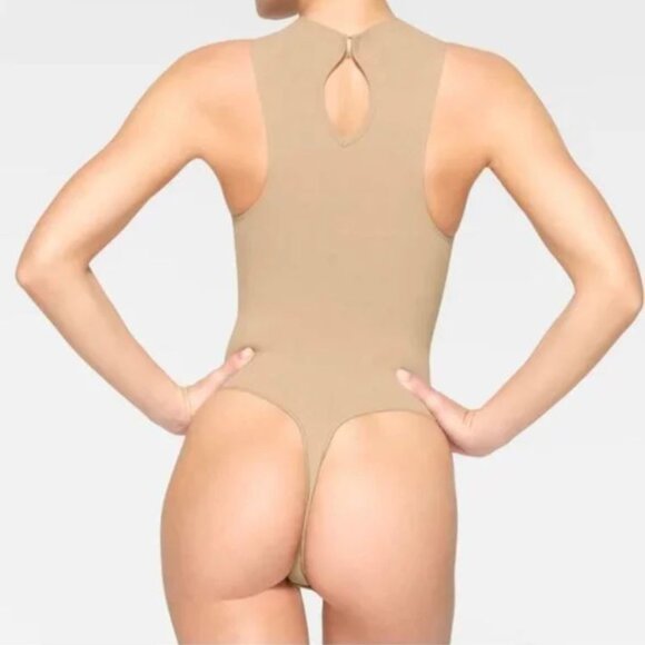 Skims Seamless Sculpt High Neck Thong Bodysuit - Picture 2 of 6